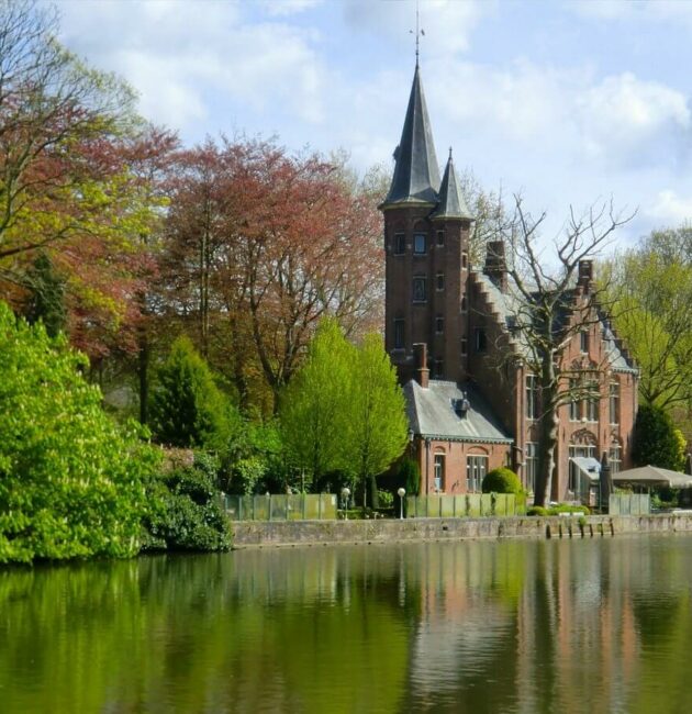 Le Minnewaterpark au sud de Bruges