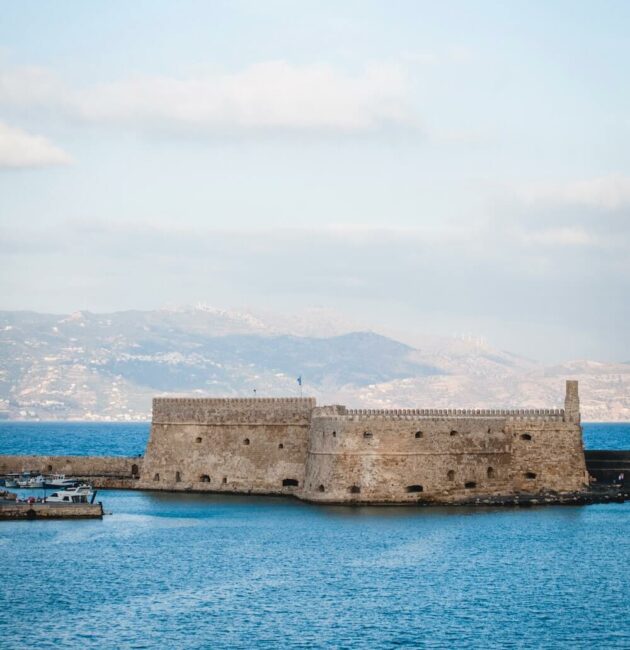 La forteresse d'Héraklion vue depuis la mer