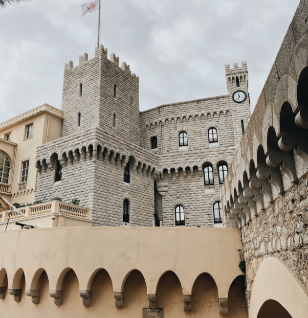 Le palais des Princes de Monaco, en haut du Rocher