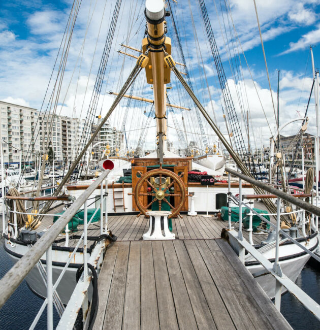 Le Mercator, un élégant trois-mâts aujourd'hui devenu un musée amarré au Port d'Ostende