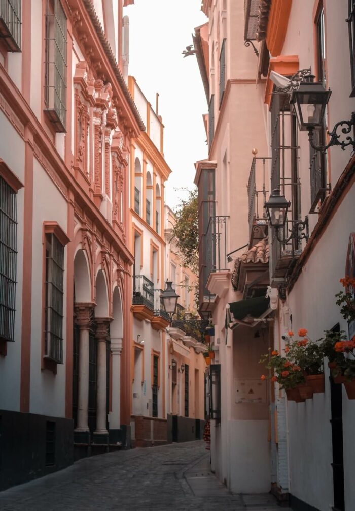 Une ruelle au coeur du quartier sévillan d'El Arenal