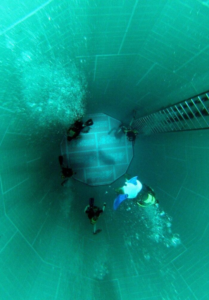 Divers in the Nemo33 pit in Uccle