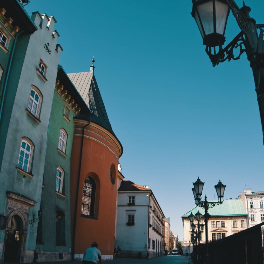 Facades colorées d'une rue de Cracovie