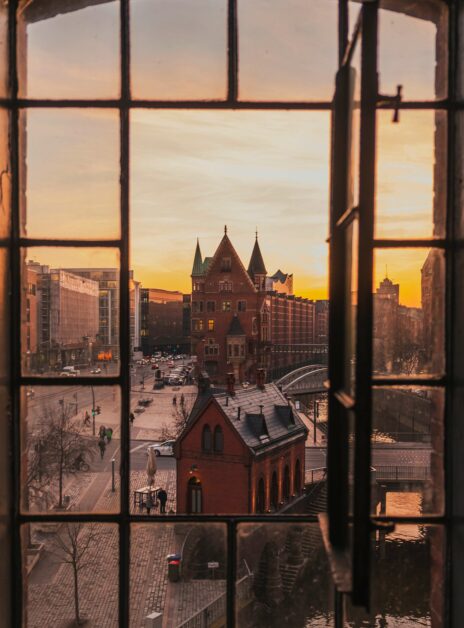 Hambourg au soleil couchant