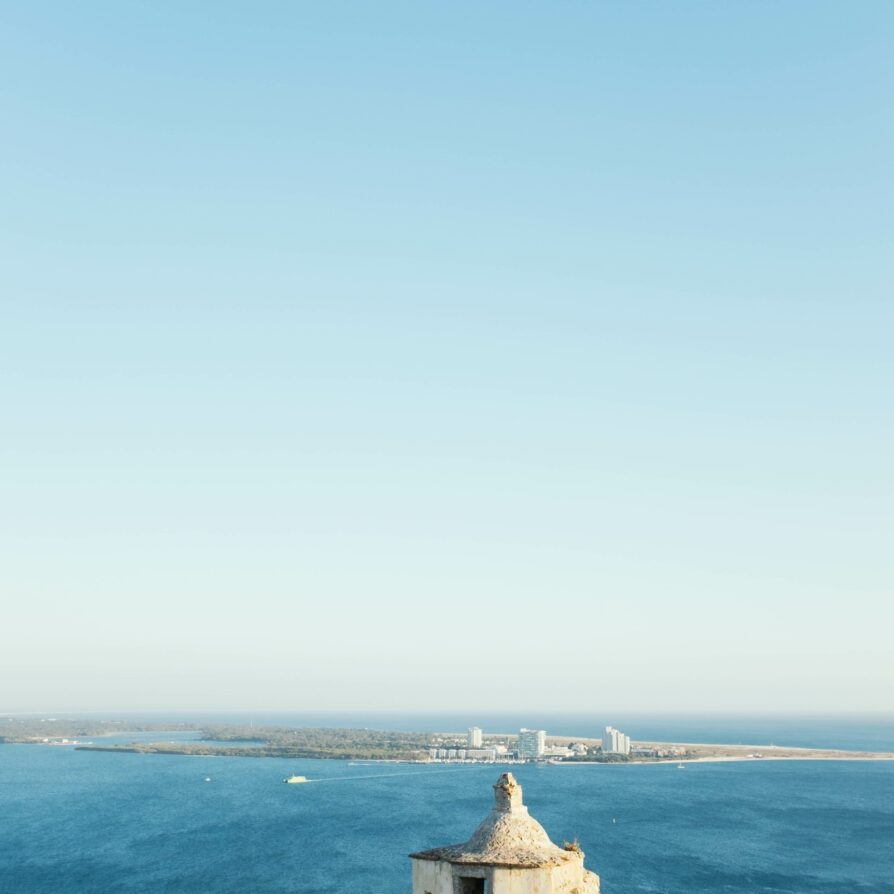 Vue sur l'océan au large de Setubal