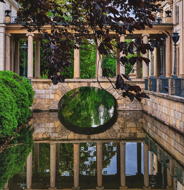 Le palais Lazienki dans le parc du même nom