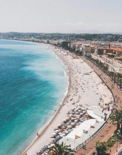 La sculpture de La Tête carrée, à Nice